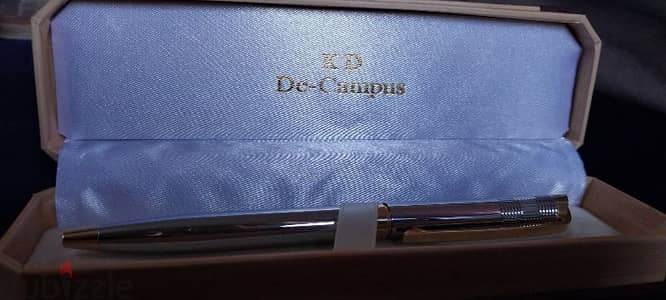 De-Campus vintage a silver pen in perfect condition witb box.