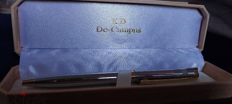 De-Campus vintage a silver pen in perfect condition witb box. 0