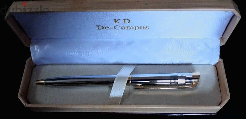 De-Campus vintage a silver pen in perfect condition witb box. 1