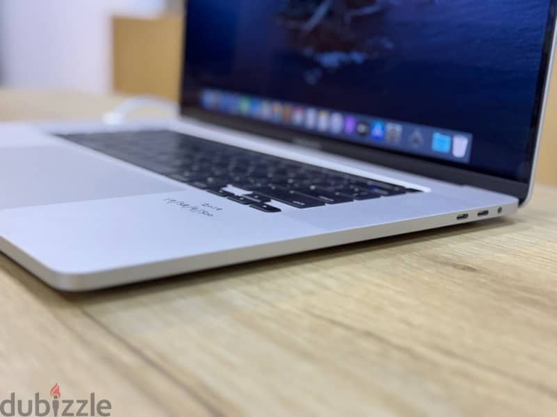 Macbook pro 16”inch 2019 2