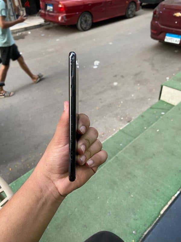 iphone X max 4