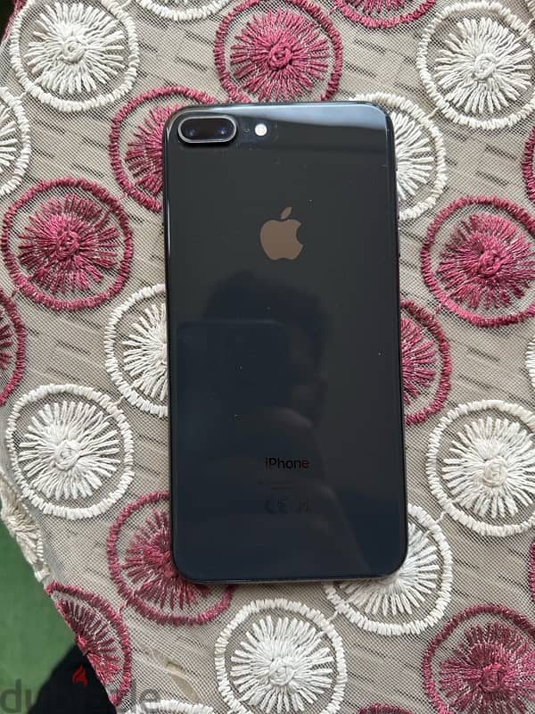 iphone 8plus 64giga متفتحش 2