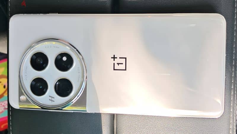 one plus 12 white like new 3