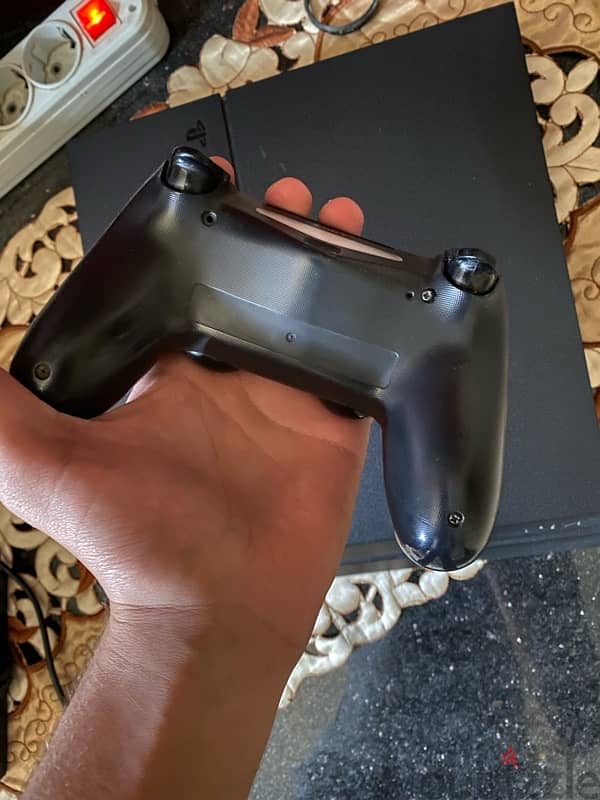 ps4 fat edition 1tb with one controller 3