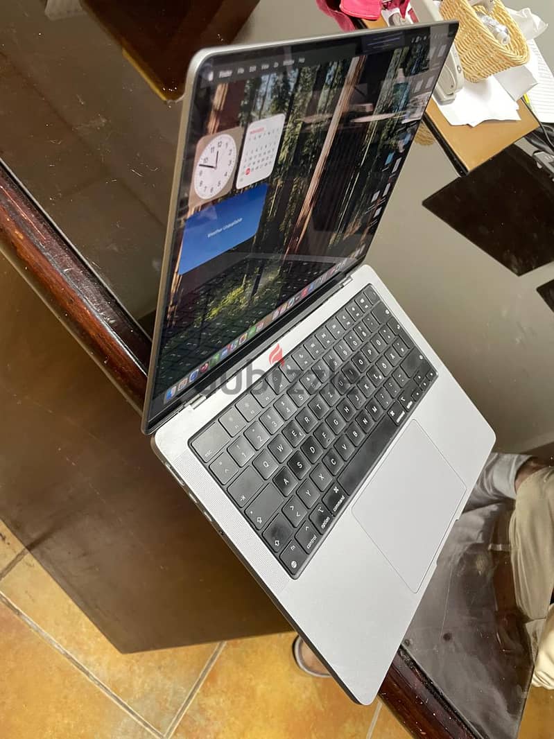 MacBook Pro M1 14  2021 1