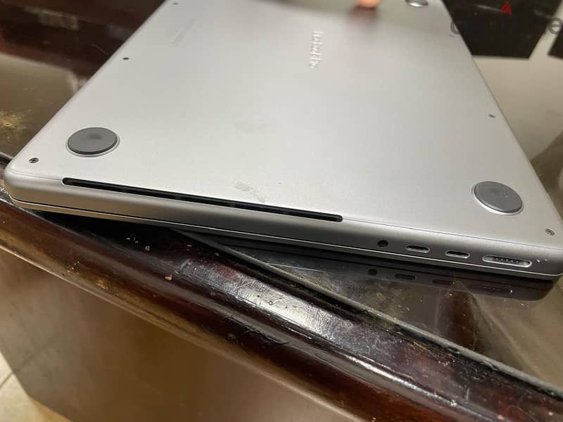 MacBook Pro M1 14  2021 3