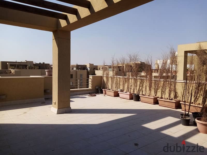 penthouse 256m roof 70m semi  furnished for rent at village gate palm hills compound new cairo 0