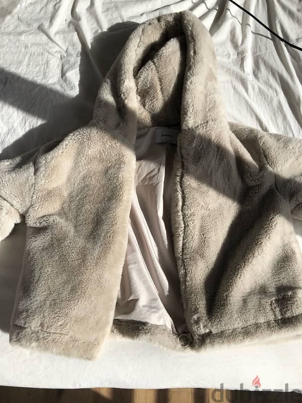 Stradivarius Comfortable Warming Fur Jacket 3