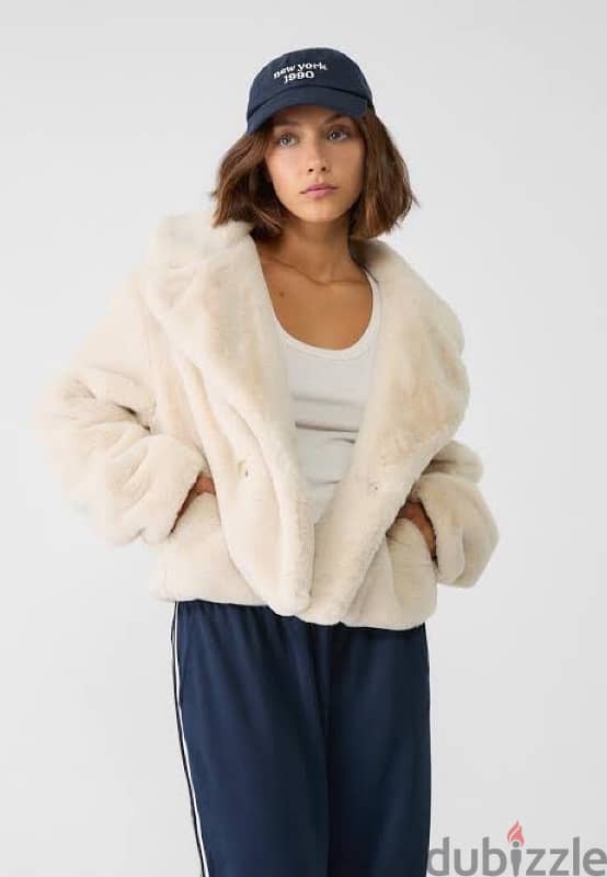 Stradivarius Comfortable Warming Fur Jacket 0