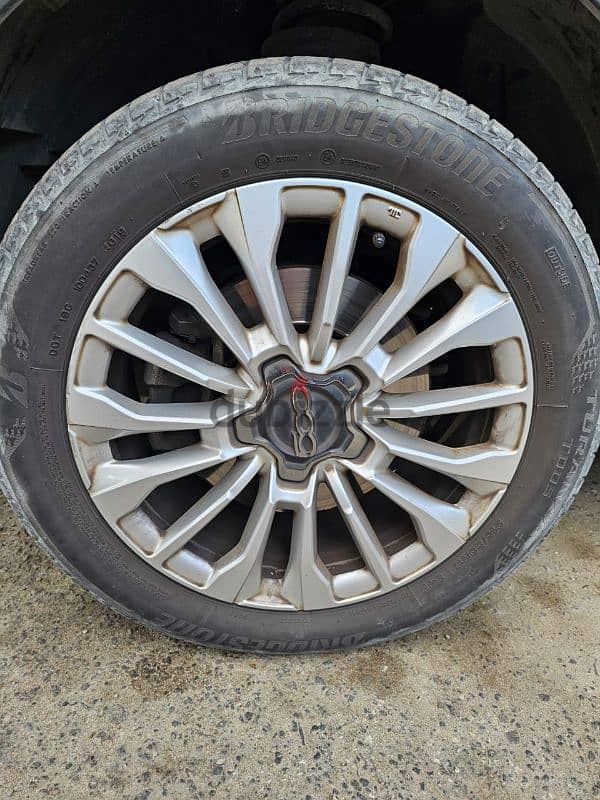 ٤ فرد كوتش Bridgestone 215/55R17 1