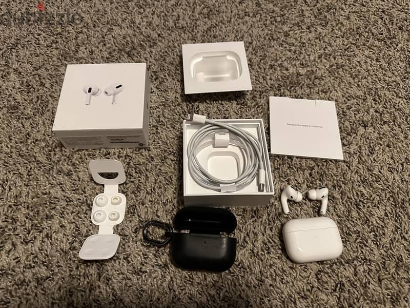 Apple Airpods Pro 1st Generation (2 Charging Cases) 1