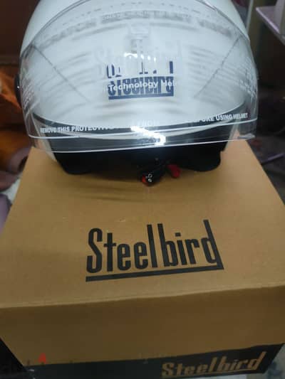 الخوذة التي لم تلمس ستيل بيرد Steel bird بكرتونتها