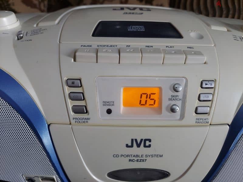 كاسيت JVC ياباني فلاشة و Cd و aux 6