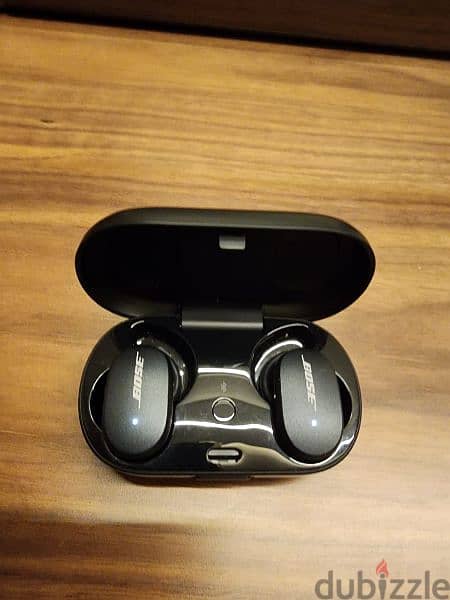 Bose quiet comfort earbuds almost nnew used 3 times only 0