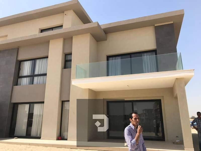 تاون هاوس ريسيل للبيع جاهز على الاستلام فى كمبوند سوان ليك ريزيدنس مرحلة جيزيل Swanlake Residence, Giselle 0