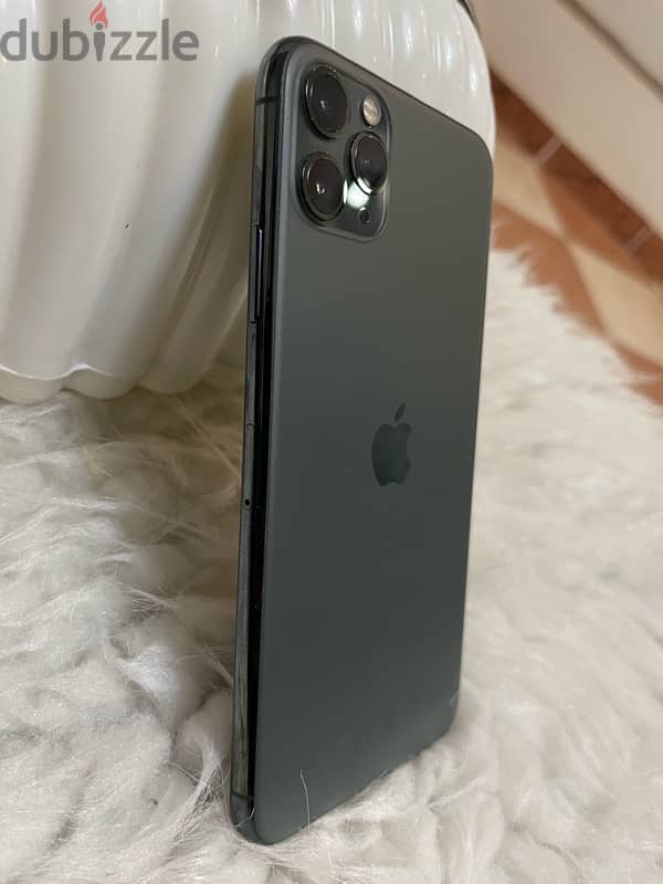 iPhone 11 Pro Max  بدون خدش 2