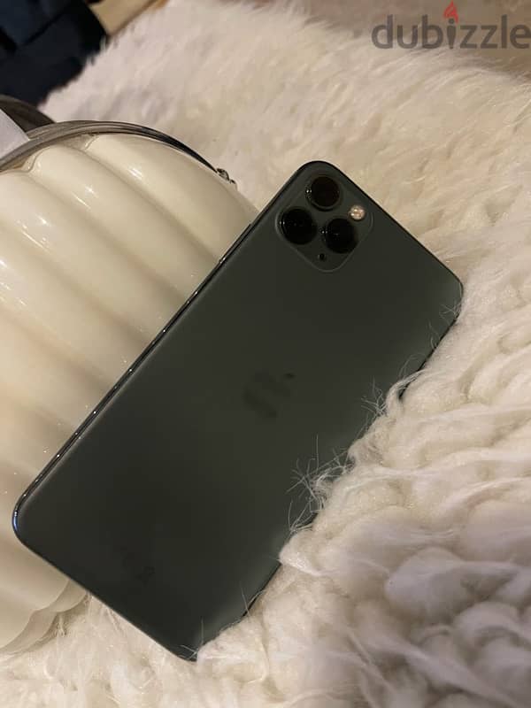 iPhone 11 Pro Max  بدون خدش 3