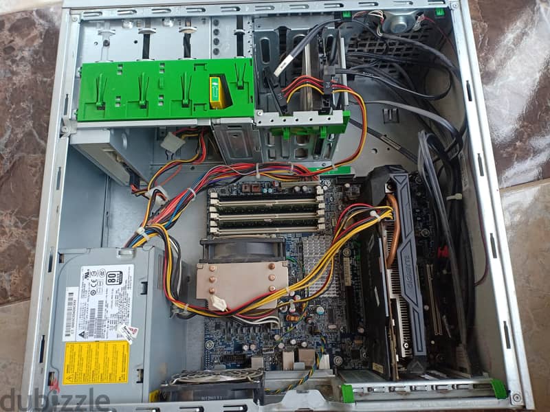 كيسة HP بمعالج 6 Cores, 12 Threads 1