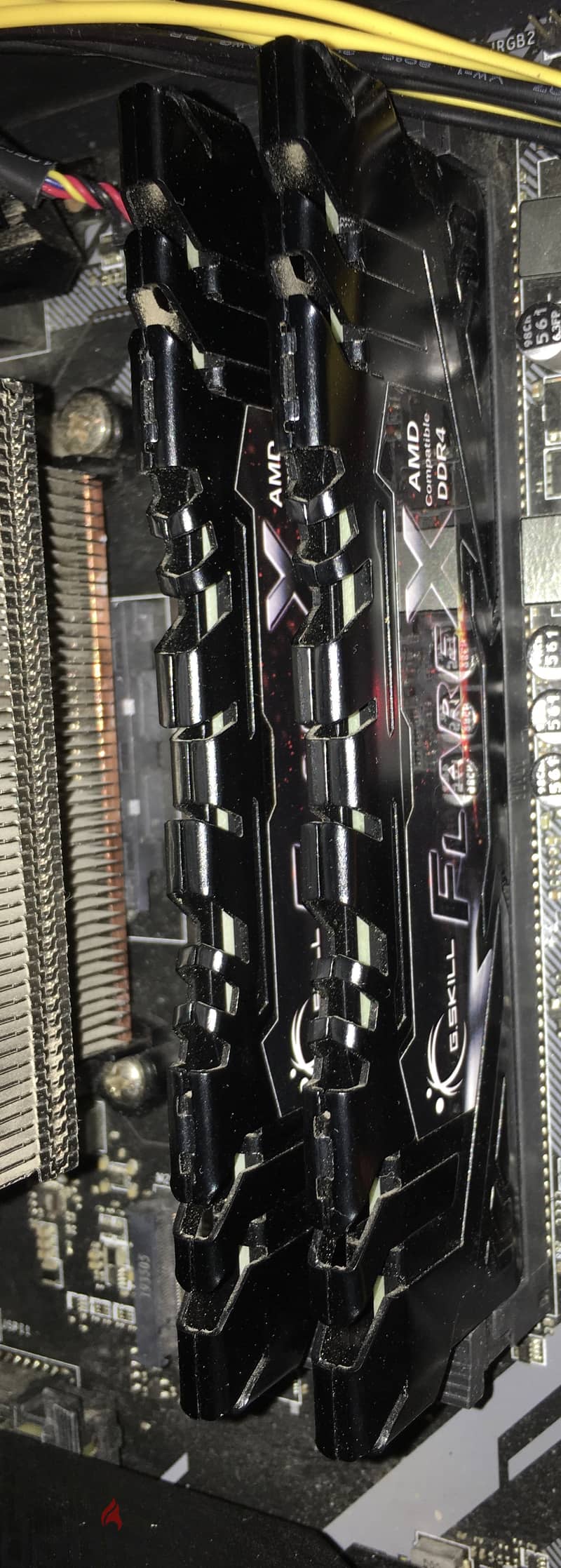 كمبيوتر جيمنج بحالة ممتازة Amd r5 3600 + 16 ram + b450 2