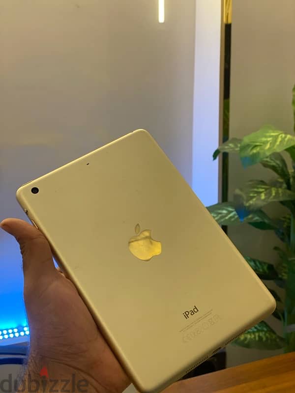 iPad mini 3 بحالة الجديد 6