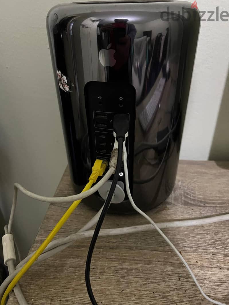 (Late 2013) Mac Pro Cylinder 1