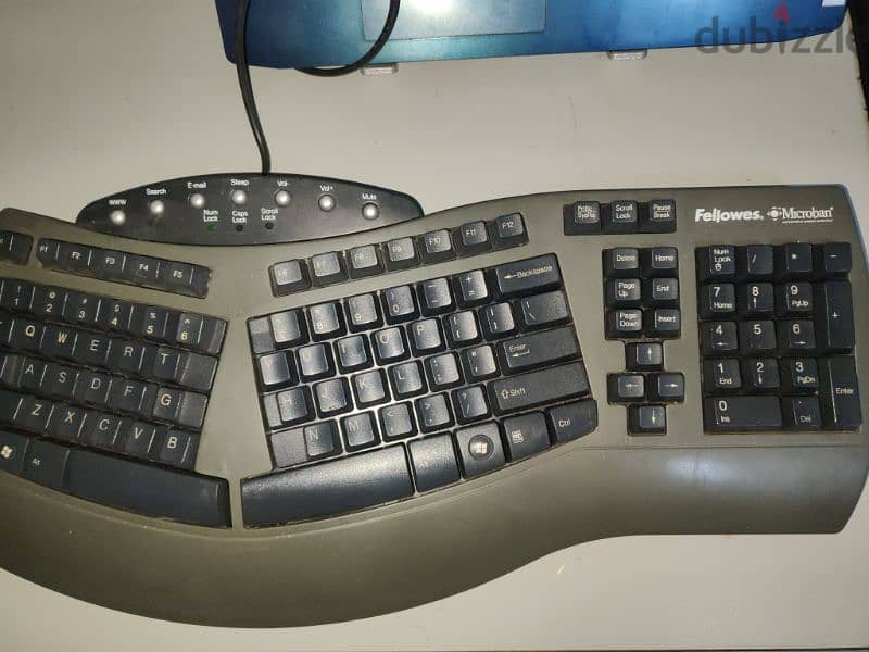 Ergonomic keyboard 0