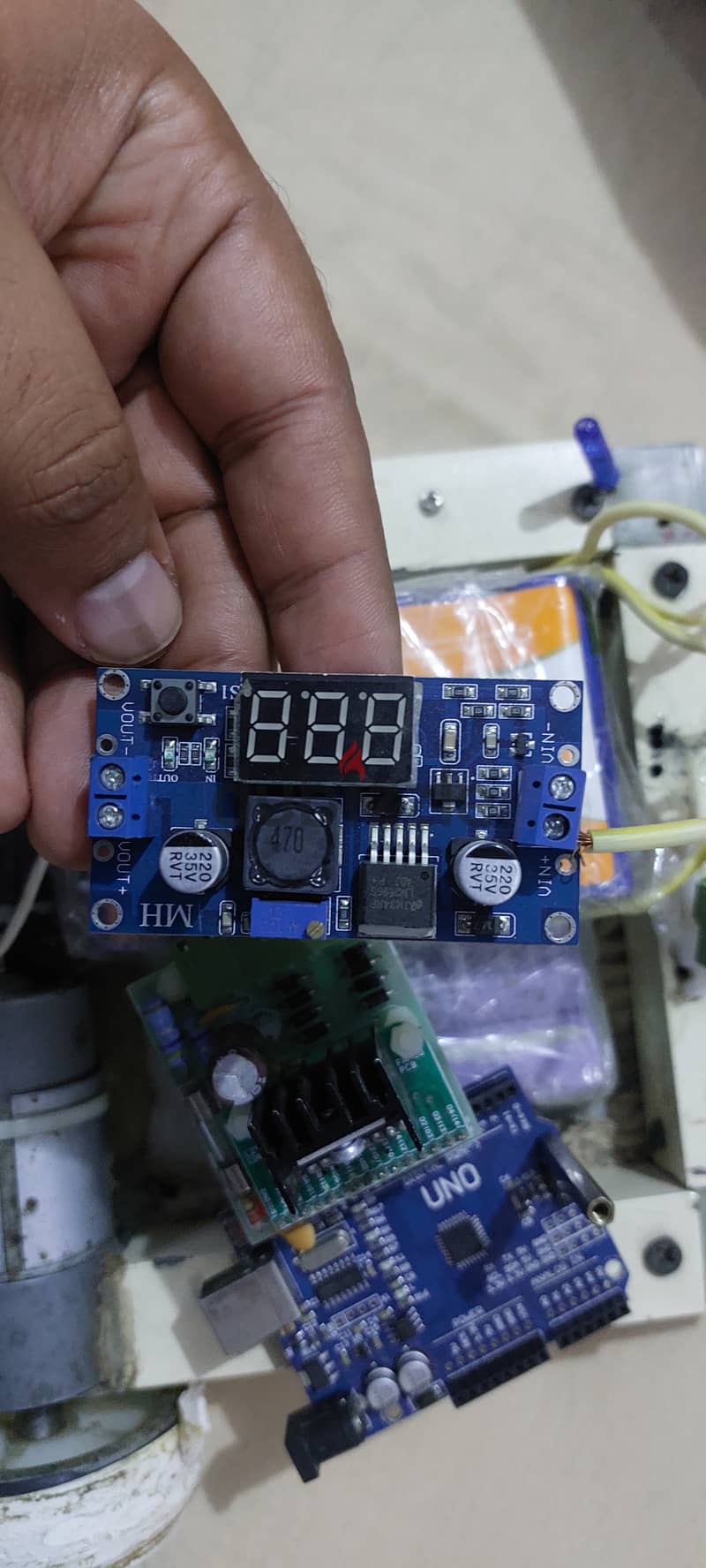 Robot with 3 circuits and 2  lithium batteries  0