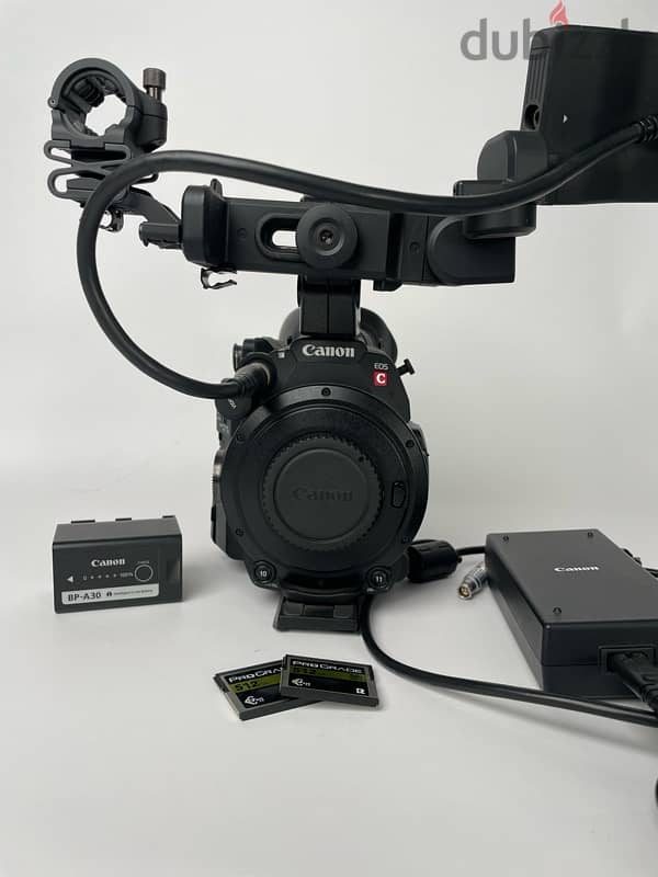 Canon C200 + Full Accessories kit 5