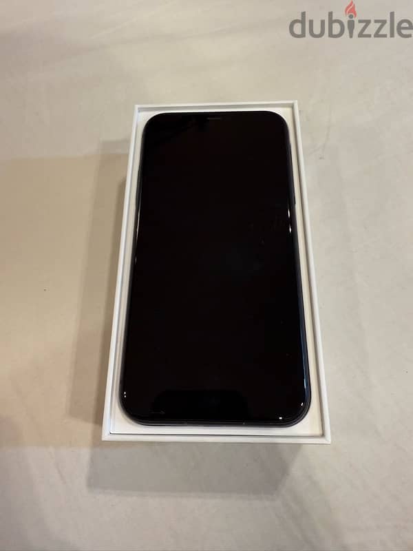 iphone 11 128GB with box 3