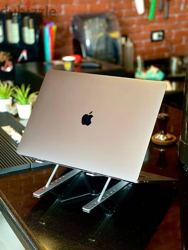 macbook pro i9 7