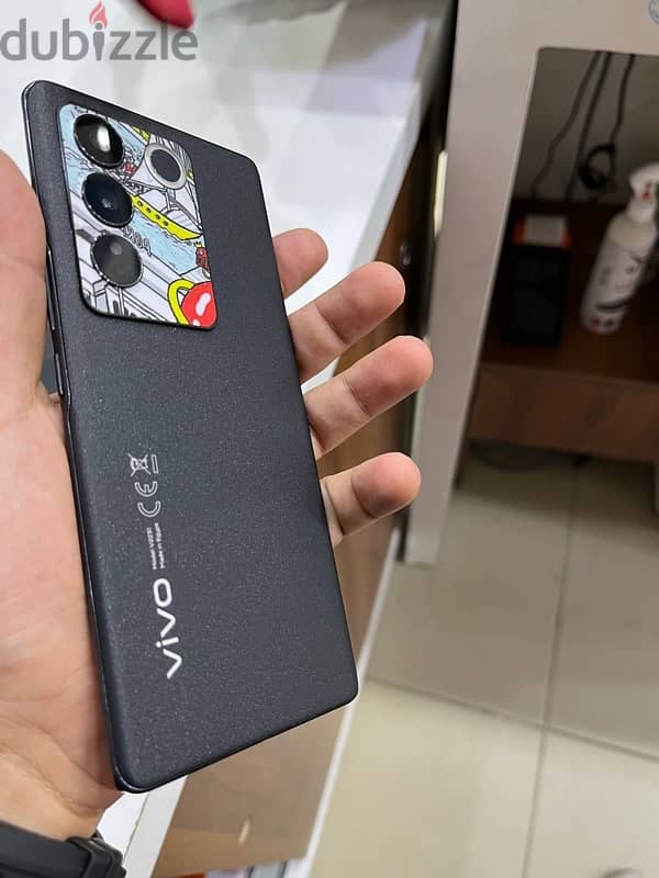 Vivo V27 5G 4