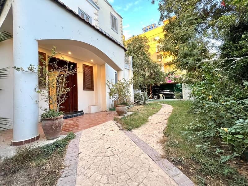 فيلا للبيع في المعادي موقع ممتاز ١٠٥٠ م  Villa for sale in Maadi, 0