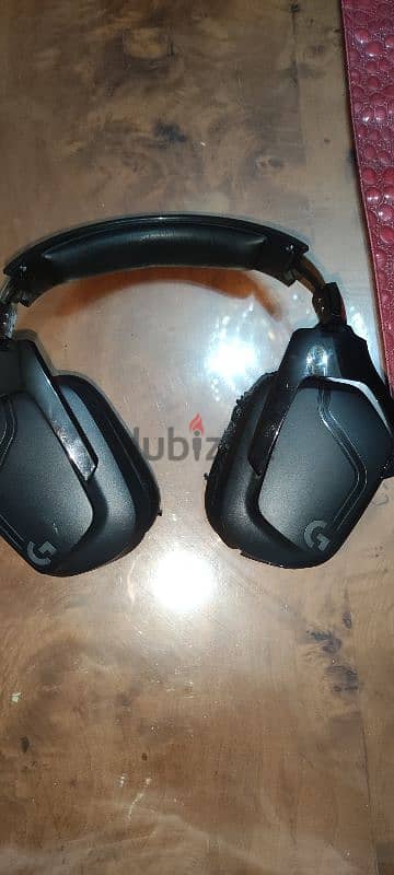 Logitech G935 Wireless 7.1 Surround Sound LIGHTSYNC Gaming Headset 2