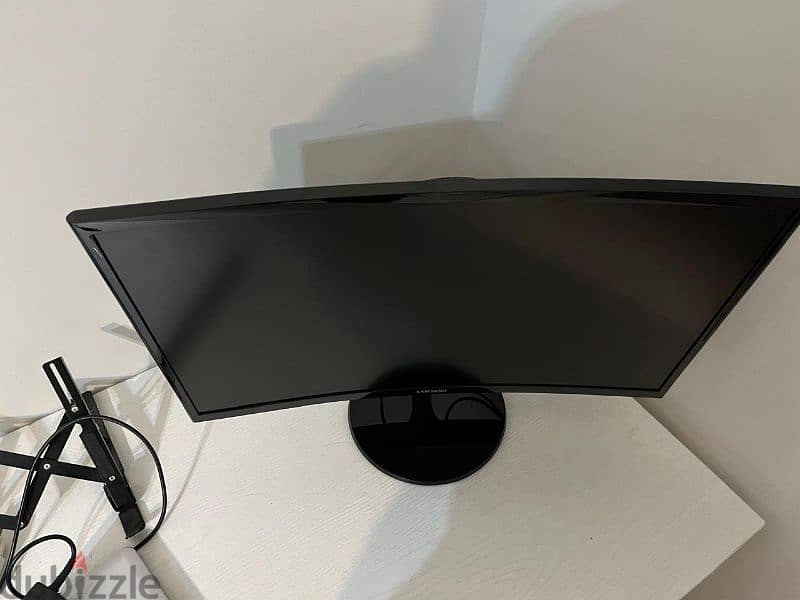 Samsung 24 inch HD curved screen شاشة سامسونج ٢٤ بوصة كيرف 1