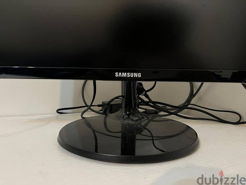 Samsung 24 inch HD curved screen شاشة سامسونج ٢٤ بوصة كيرف 5