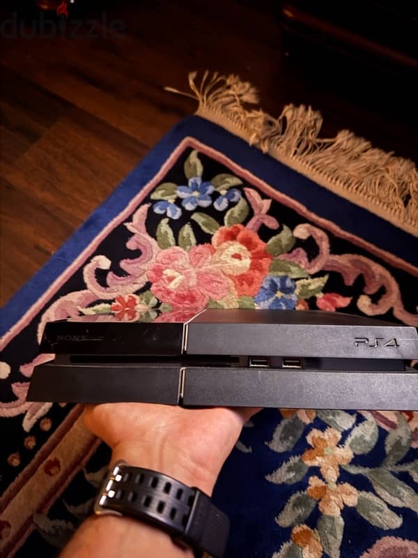 PlayStation 4 for sale like new 5