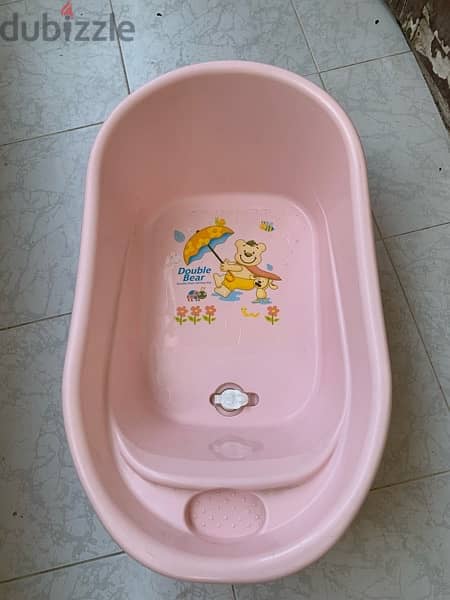 بانيو للأطفال بسداده ماليزي الصنعbathtub  for babies 0