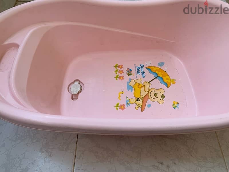 بانيو للأطفال بسداده ماليزي الصنعbathtub  for babies 3