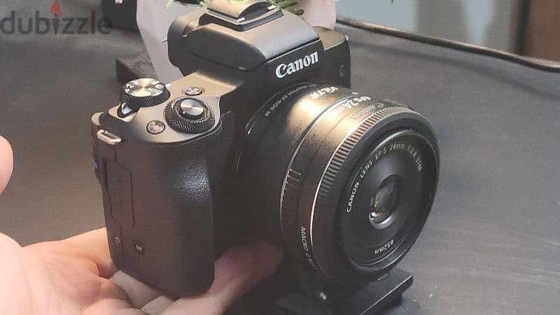 Canon m50 كالجديده بكل مشتملاتها 2