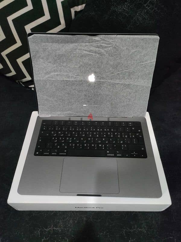 MacBook Pro M1 pro 14 inch Like New 2