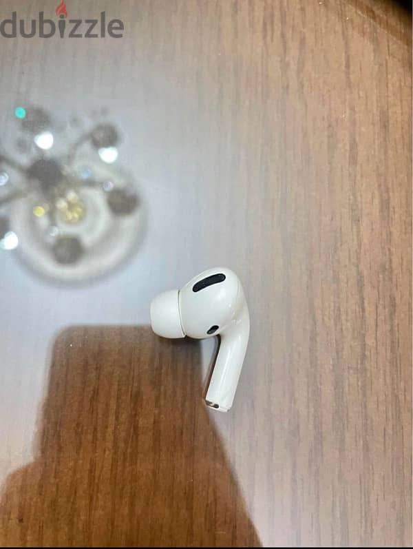 airpods pro right side only(فردة يمين ايربودز برو   ) 0