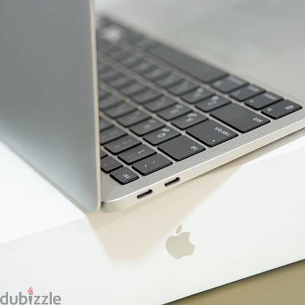 Macbook Air M1 + cover بسعر مايتفوتش 5