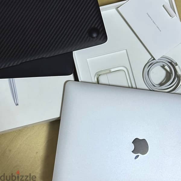 Macbook Air M1 + cover بسعر مايتفوتش 6