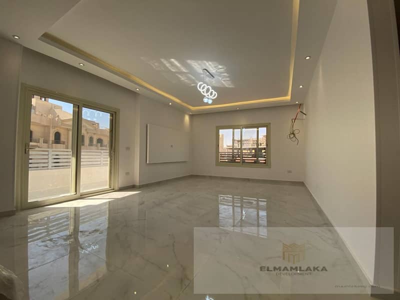 Apartment for sale, 205 sqm, 3 bedrooms, front-facing, located in District 16 near Mazar Mall and Beverly Hills 0