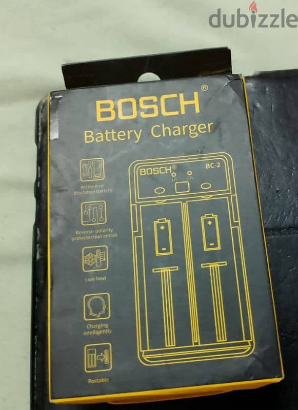 بطاريات وشاحن خارجي BOSCH 0