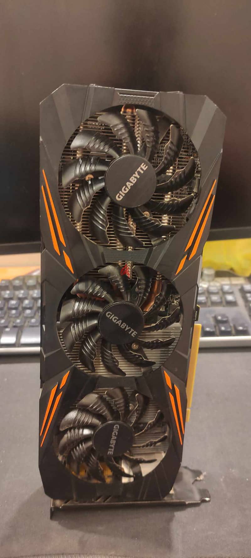 GIGABYTE GTX 1080 8 GIGABYTE 2