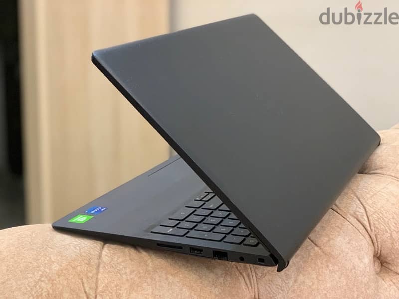 LAP TOP Dell Core i5  الجيل 11 ٢كارت شاشة Nvidia+intel+هاردM2مناسب ل 3