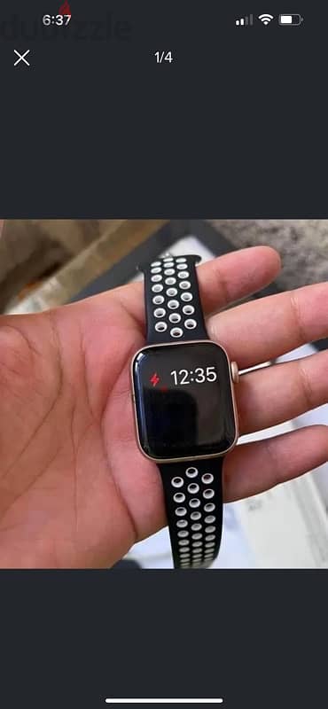 Apple watch SE 40 mm with extremely great condition