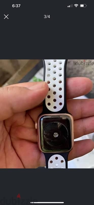 Apple watch SE 40 mm with extremely great condition 3