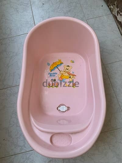 بانيو للأطفال بسداده ماليزي الصنعbathtub  for babies